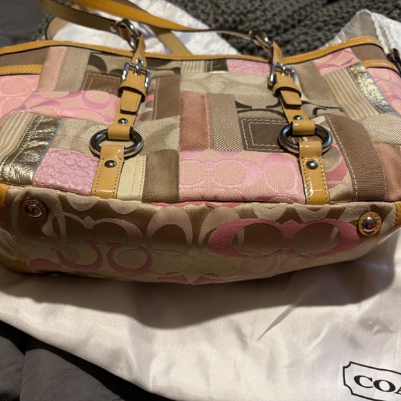 Coach pink patchwork tote - Picture 3 of 6